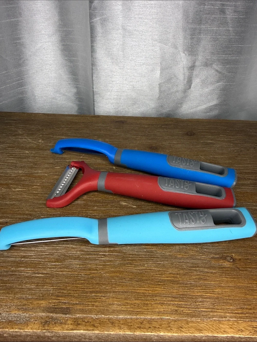TASTY 3 Piece Vegetable Fruit Peeler Set